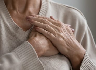 Il cuore in menopausa: come i cambiamenti ormonali influiscono sulla salute cardiaca