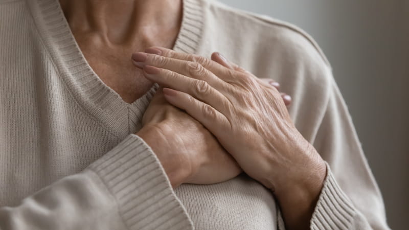 Il cuore in menopausa: come i cambiamenti ormonali influiscono sulla salute cardiaca